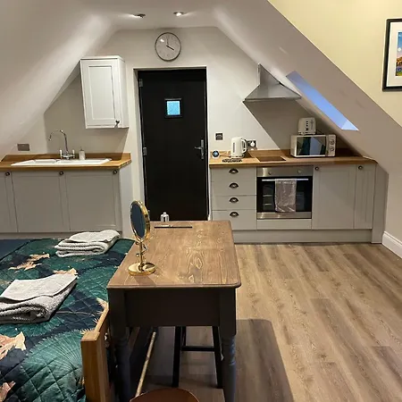 Roseberry Barn, Bullamoor, Northallerton, North Yorkshire * Brompton (Hambleton)