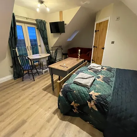 Roseberry Barn, Bullamoor, Northallerton, North Yorkshire * Brompton (Hambleton)